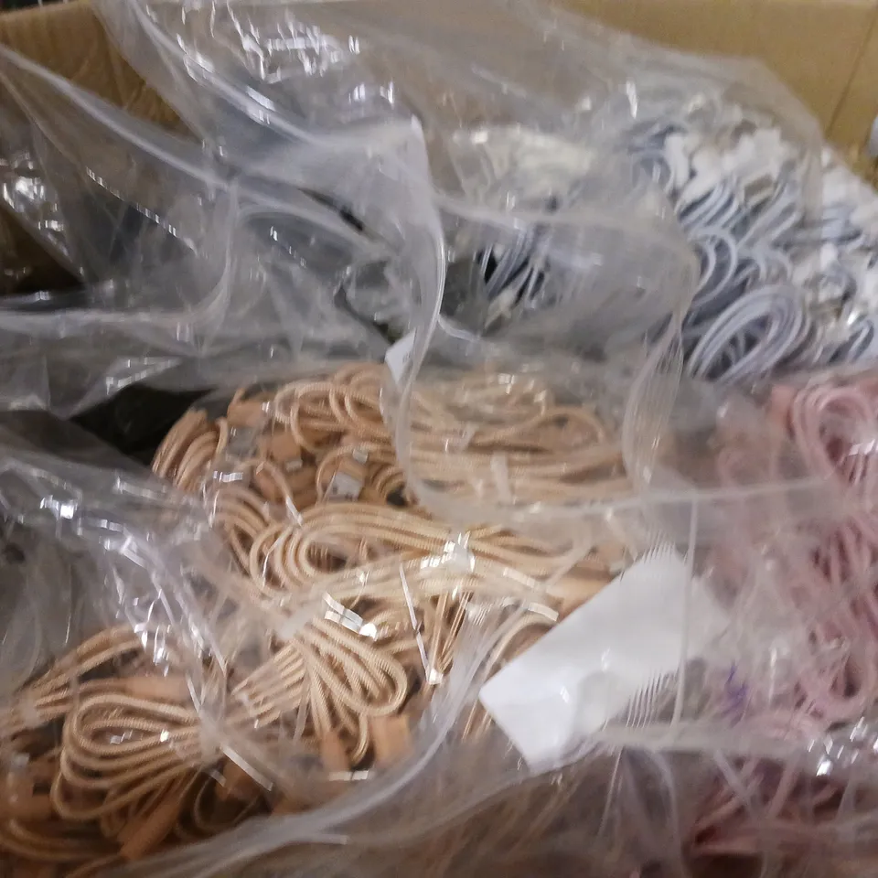 BOX OF APPROX 400 L SHAPED IPHONE LIGHTNING CABLE CHARGERS IN VARIOUS COLOURS 