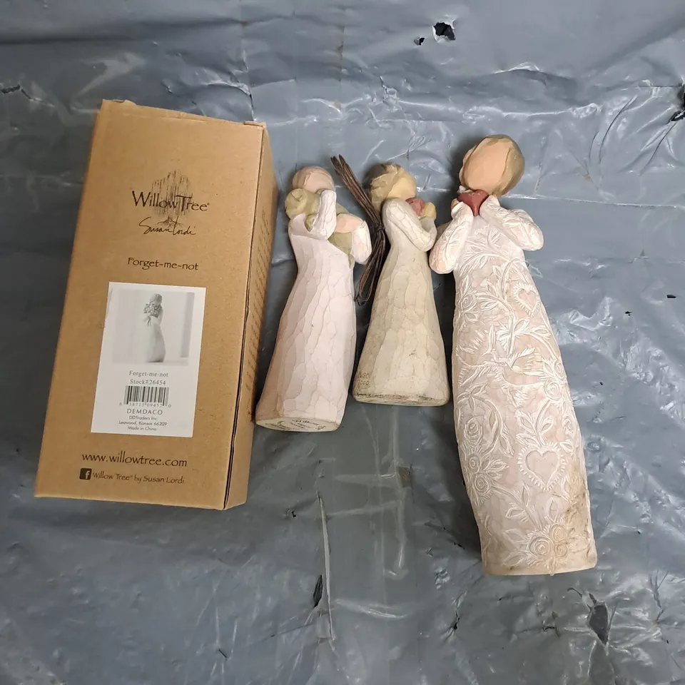 APPROXIMATELY 8 ASSORTED WILLOW TREE ORNAMENTS 