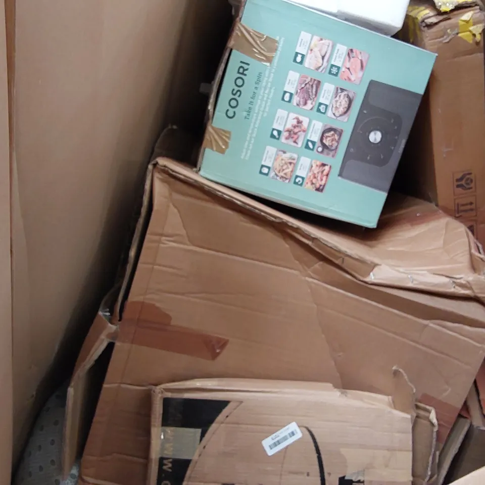 PALLET OF ASSORTED ITEMS INCLUDING: AIR FRYER, BEDSIDE TABLE, RETRACTABLE SAFETY GATE, TOILET SEAT ECT