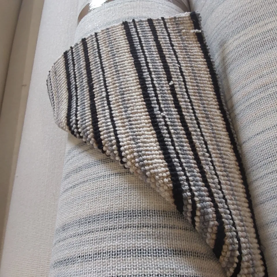 ROLL OF QUALITY PORTOFINO VINCENTS CARPET - APPROXIMATELY 4 x 4.38m