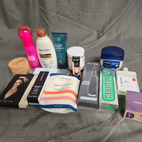 APPROXIMATELY 20 ASSORTED HEALTH & BEAUTY PRODUCTS TO INCLUDE - AVEENO SHAMPOO - BAREMINERALS TINTED MOISTURISER - ELF PUTTY PRIMER - ETC