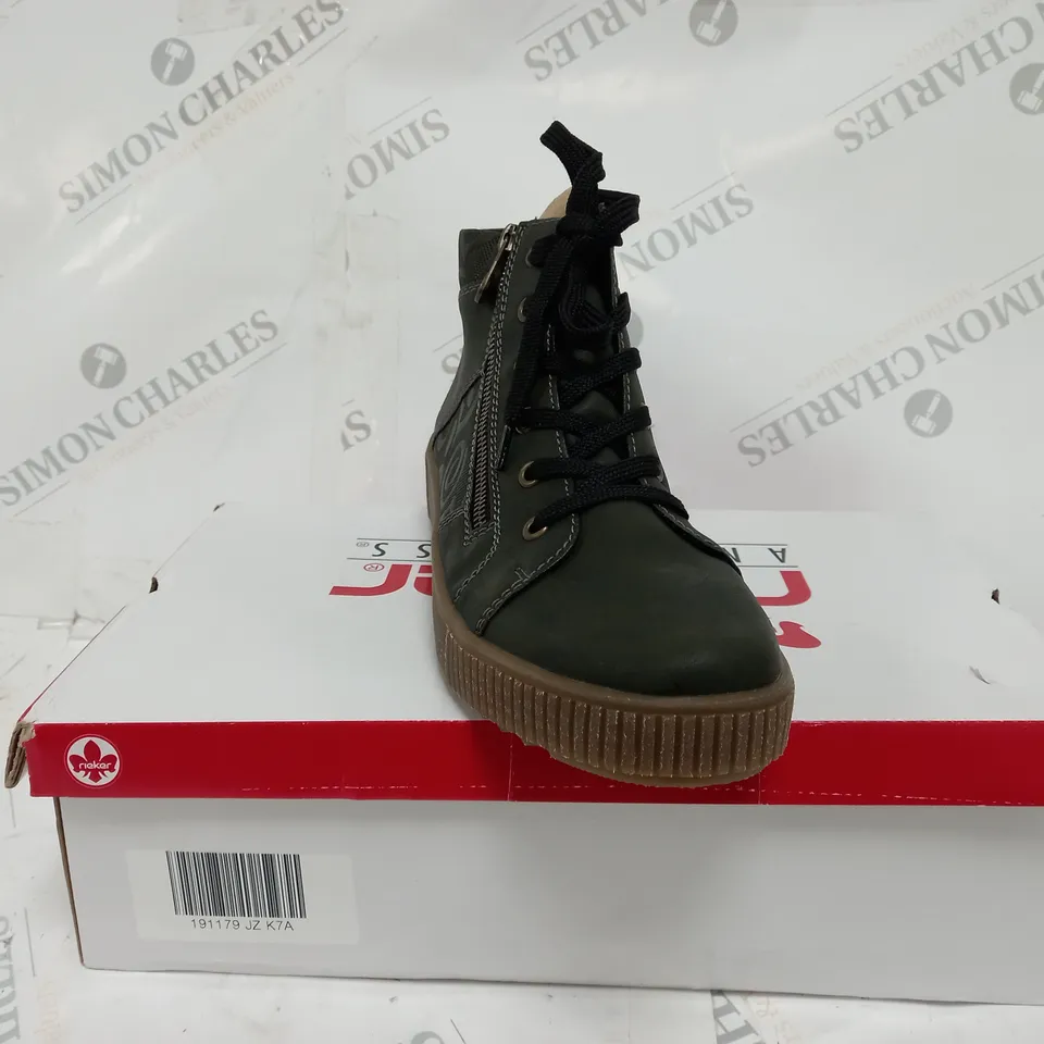 BOXED RIEKER HI TOP CUFFED TRAINERS, KHAKI - SIZE 7.5