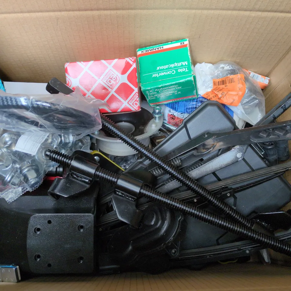 APPROXIMATELY 20 ASSORTED VEHICLE PARTS/ACCESSORIES TO INCLUDE GLASS EMULSION, REPLACEMENT VW BADGE, WHEEL WEIGHTS ETC 