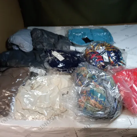 BAG OF APPROX 10 ASSORTED CLOTHING ITEMS TO INCLUDE - MAISON DE NIMES - EMELIA