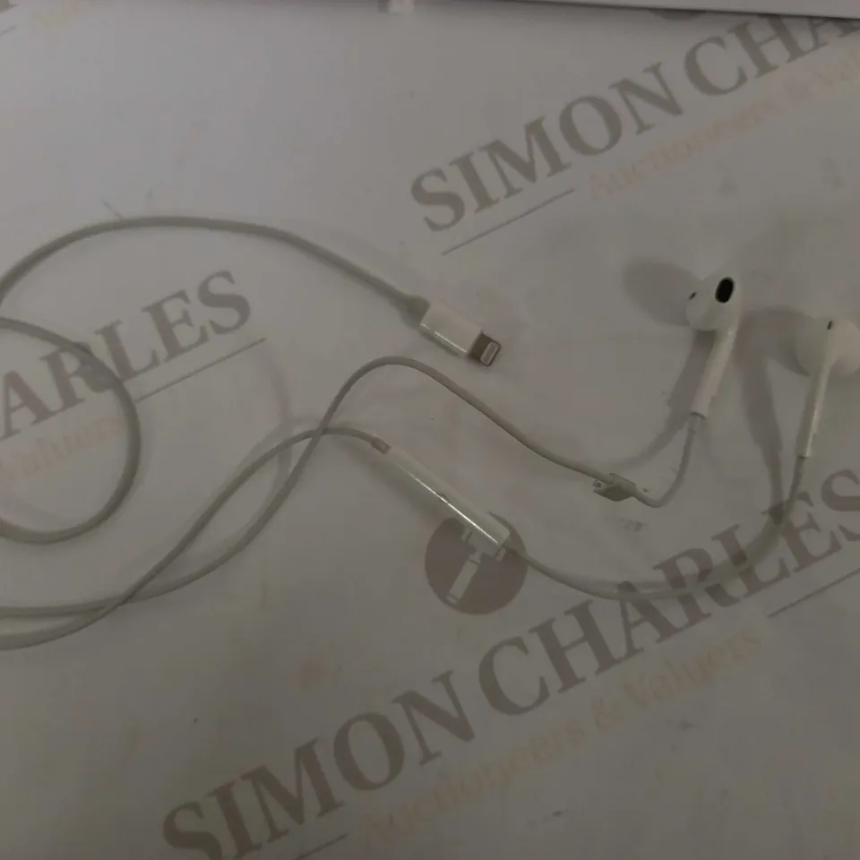 APPLE WIRED EARPHONES