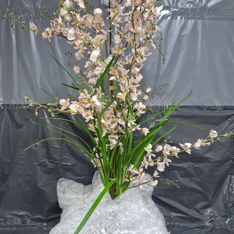 UNBRANDED FAUX FLORA DECORATION IN PINK - COLLECTION ONLY