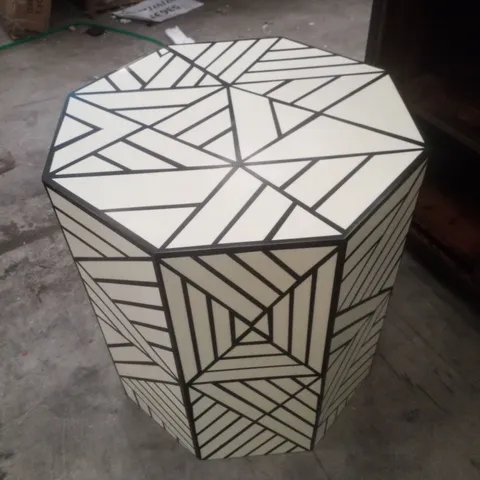 SAVAGE STOOL