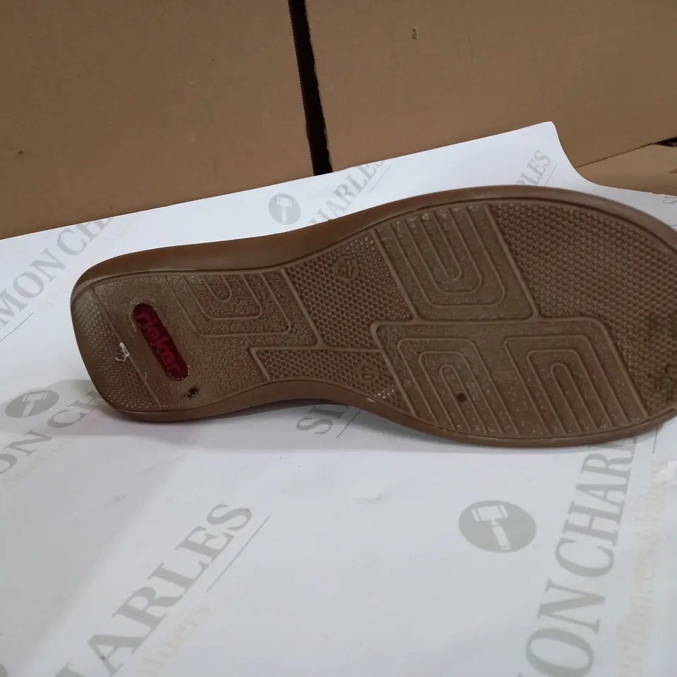 RIEKER BROWN SANDAL SIZE 6.5