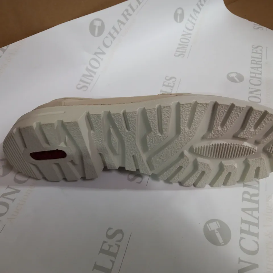 RIEKER BEIGE LOAFER SIZE 7.5