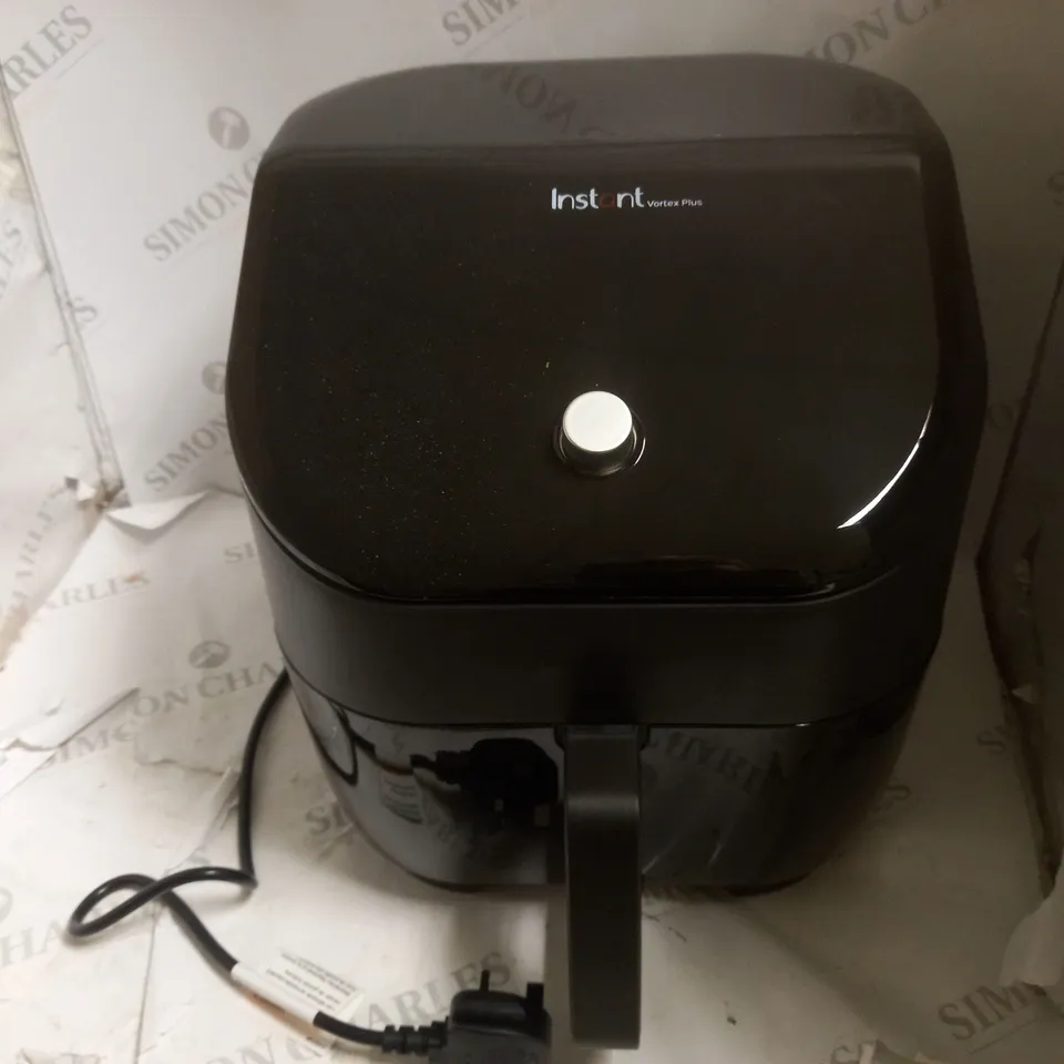 BOXED INSTANT VORTEX PLUS 6 IN 1 AIR FRYER