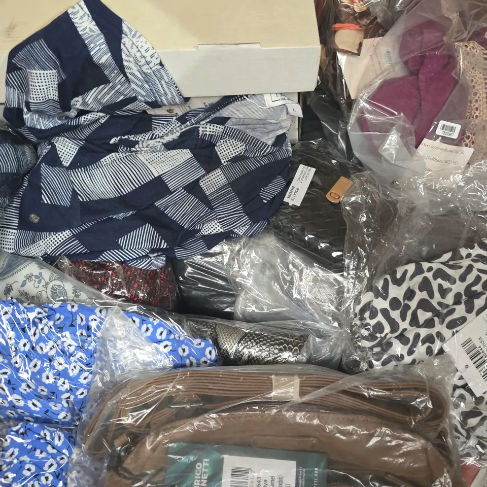 BOX OF APPROXIMATELY 10 ASSORTED HOUSEHOLD ITEMS TO INCLUDE CLOTHING IN VARIOUS STYLES AND SIZES, ETC