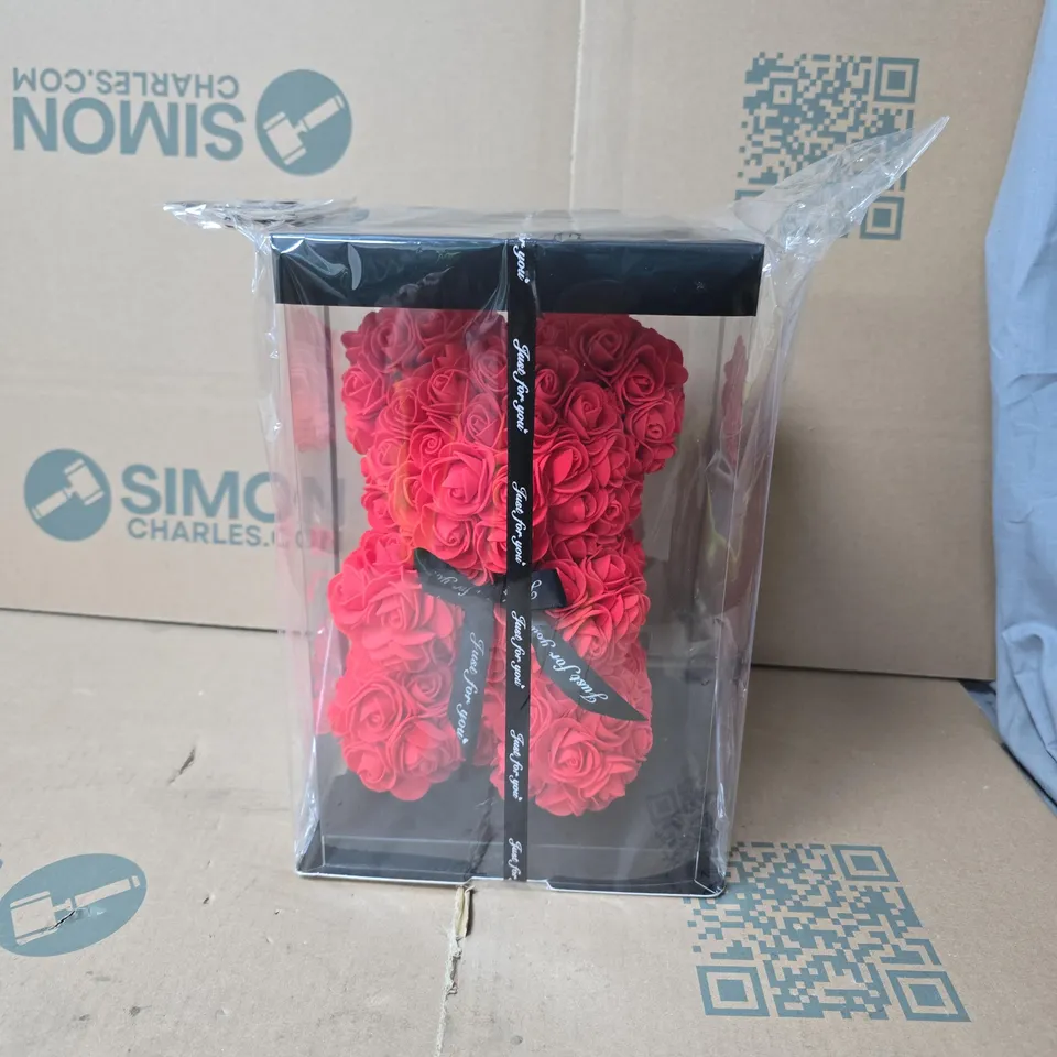 BOX OF APPROXIMATELY 12 BEAR ARTIFICIAL RED ROSE BOUQUET IN CLEAR PRESENTATION BOX WITH RIBBON