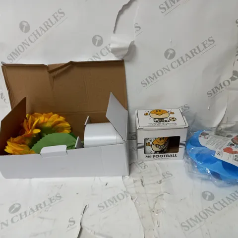BOX OF ASSORTED HOUSEHOLD ITEMS TO INCLUDE DECORATIONS, PET TOYS, CUPS ETC