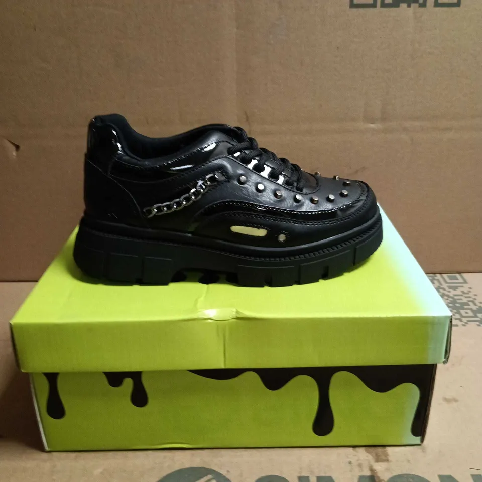KOI KIDZ LIL BANE OF EXILE TRAINERS BLACK SIZE 13