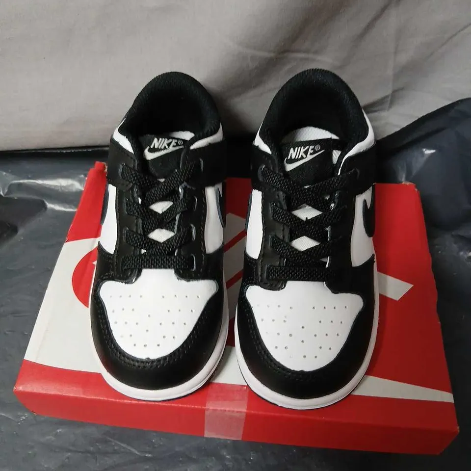 NIKE DUNK LOW (TDE) KIDS SNEAKERS – WHITE/BLACK UK 7.5 CHILDS