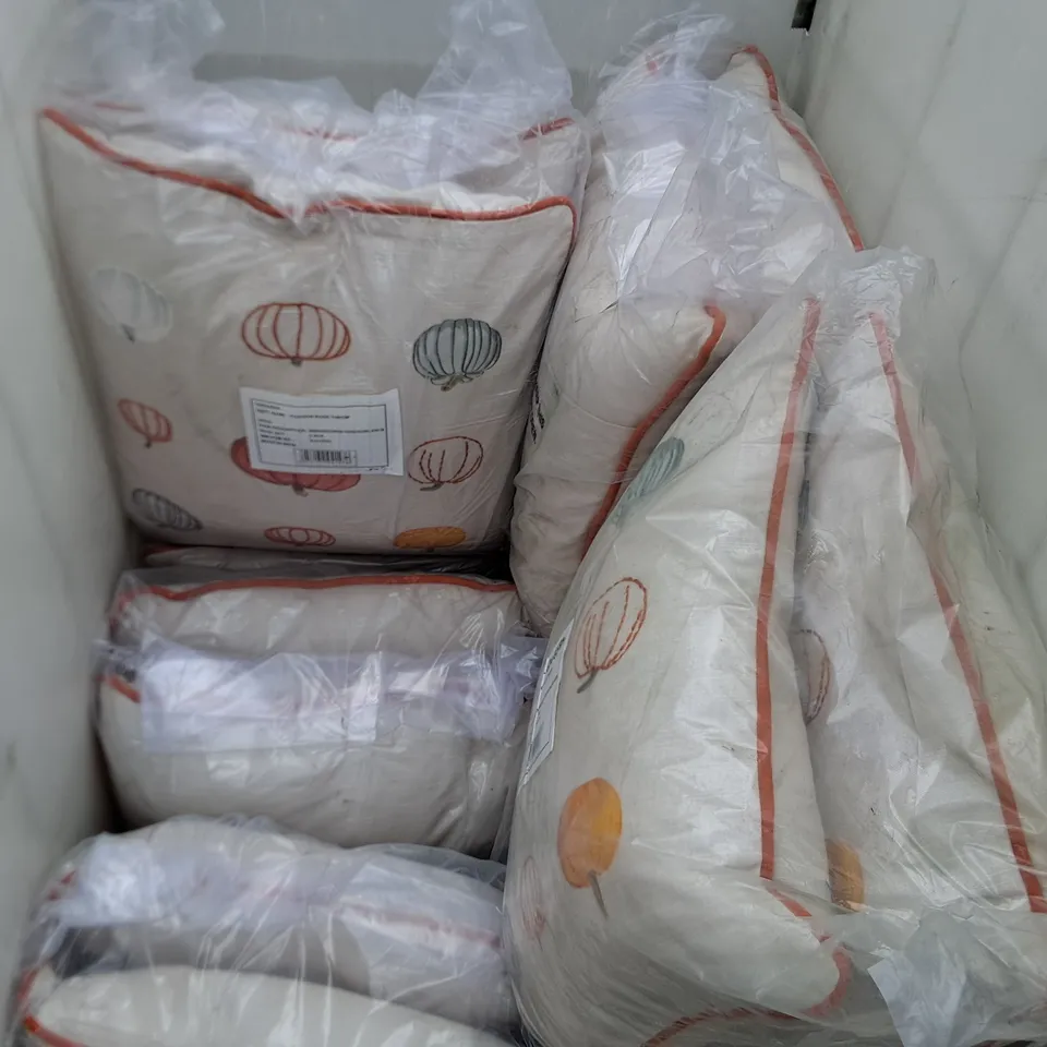 LOT OF APPROXIMATELY 16 BRAND NEW PUMPKIN THEMED FILLED CUSHION