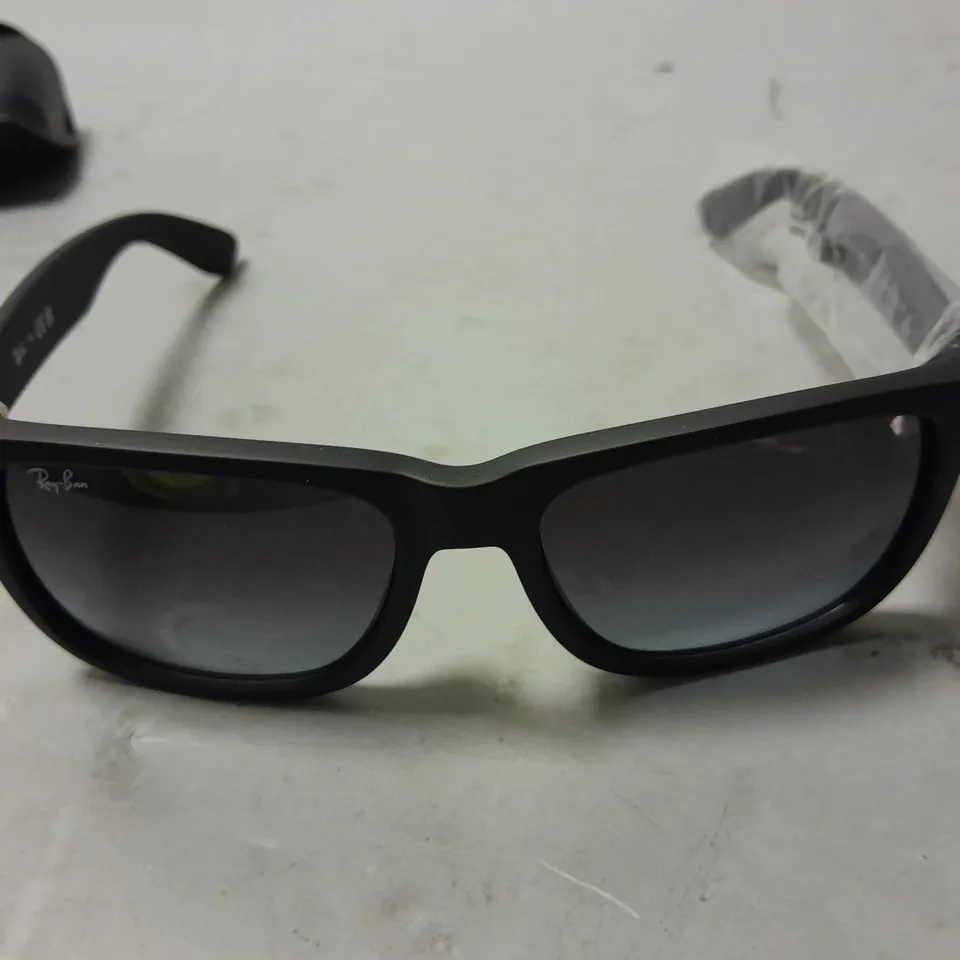 RAY BAN BLACK FRAMED GLASSES IN BOX