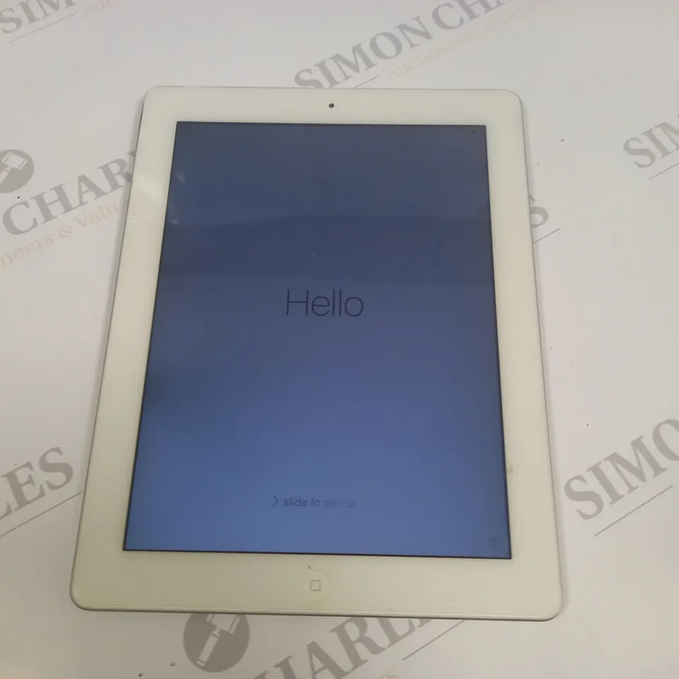 UNBOXED APPLE IPAD 32GB IN SILVER - A1395