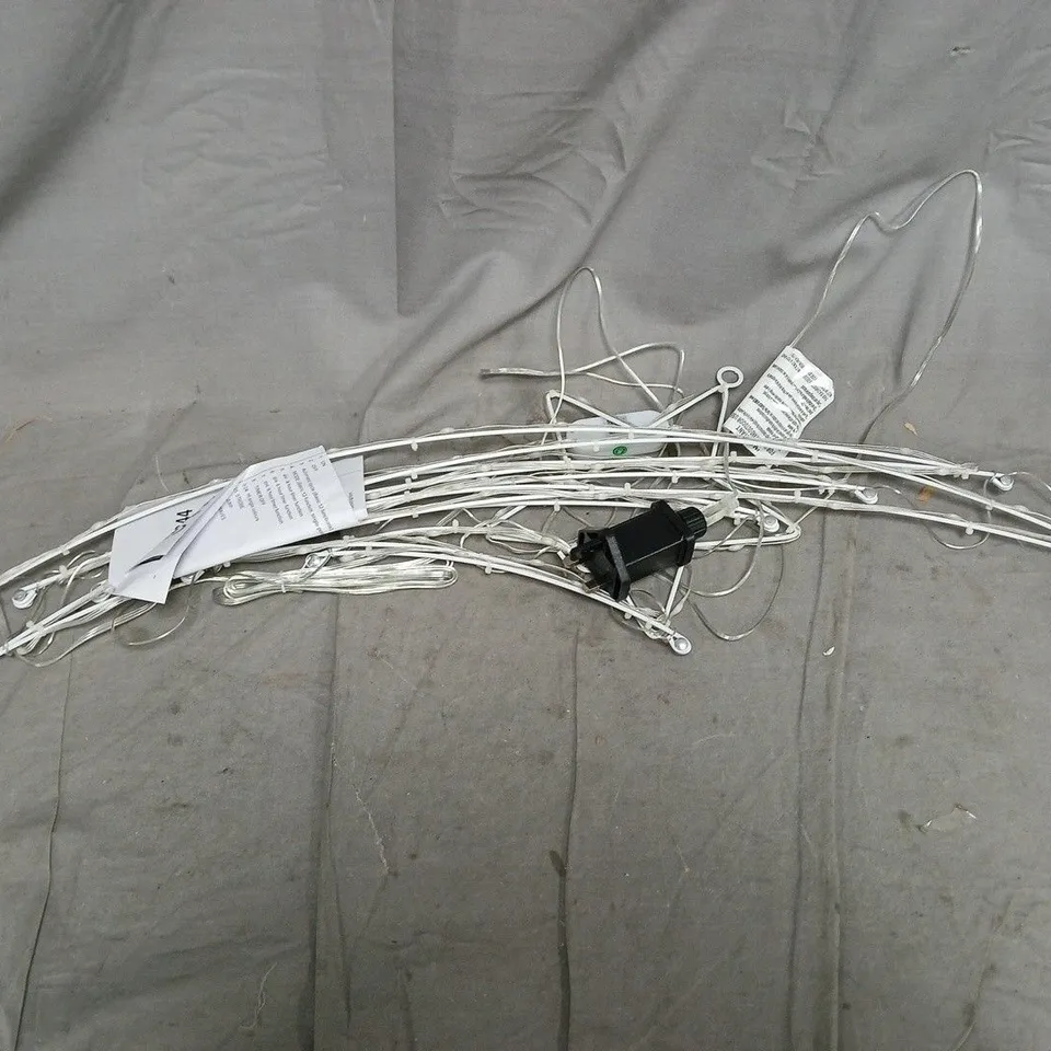 113 CM WALL MOUNTED COLOUR CHANGING OUTDOOR LED CHRISTMAS TREE WITH REMOTE CONTROL RRP £49.99