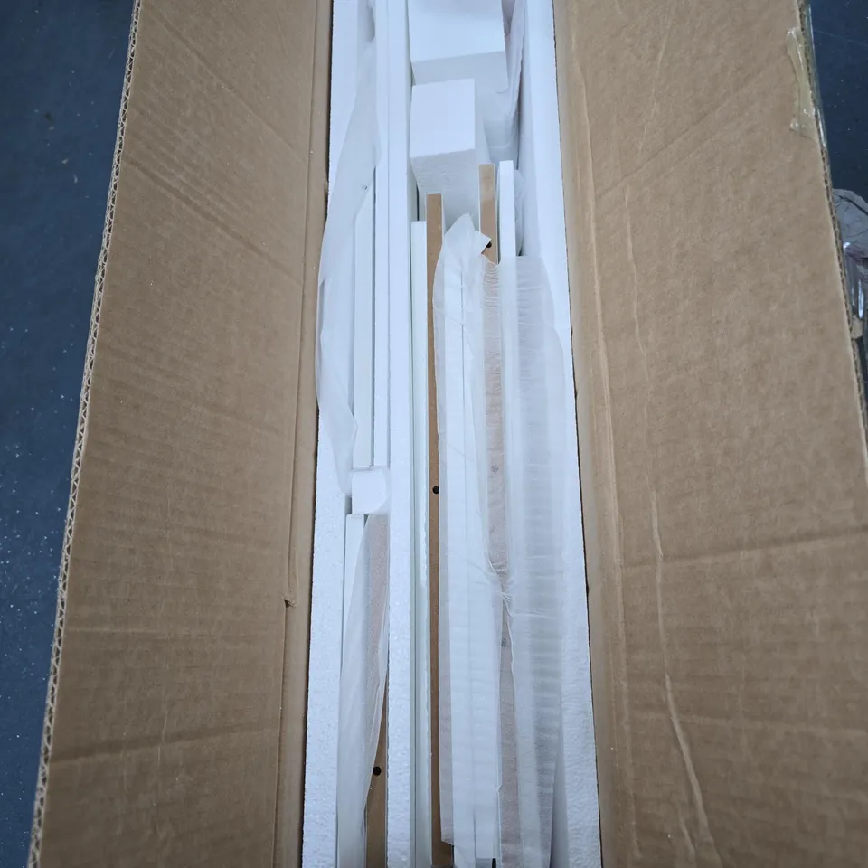 UNICORN CHILDRENS DRESSING TABLE BOXED WITH INSTRUCTIONS