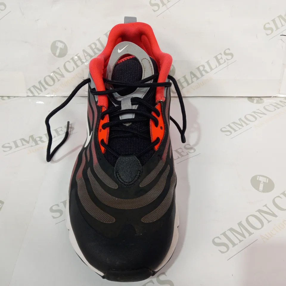 PAIR OF NIKE SHOES IN BLACK/RED UK SIZE 8.5