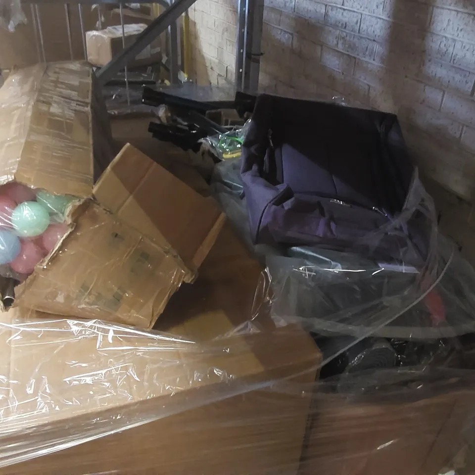 PALLET CONTAINING A LARGE QUANTITY OF ASSORTED FURNITURE PARTS ECT