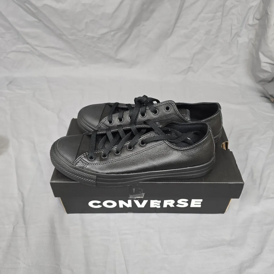 CONVERSE BLACK LOW-TOP SNEAKERS – UK 8 (MEN)
