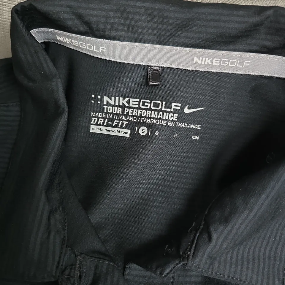 NIKE GOLF TOUR PERFORMANCE SHIRT IN BLACK - SMALL