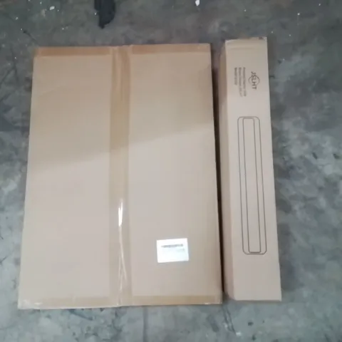 PALLET CONTAINING A LARGE QUANTITY OF LED MIRROR LIGHTS AND PHOTO FRAMES