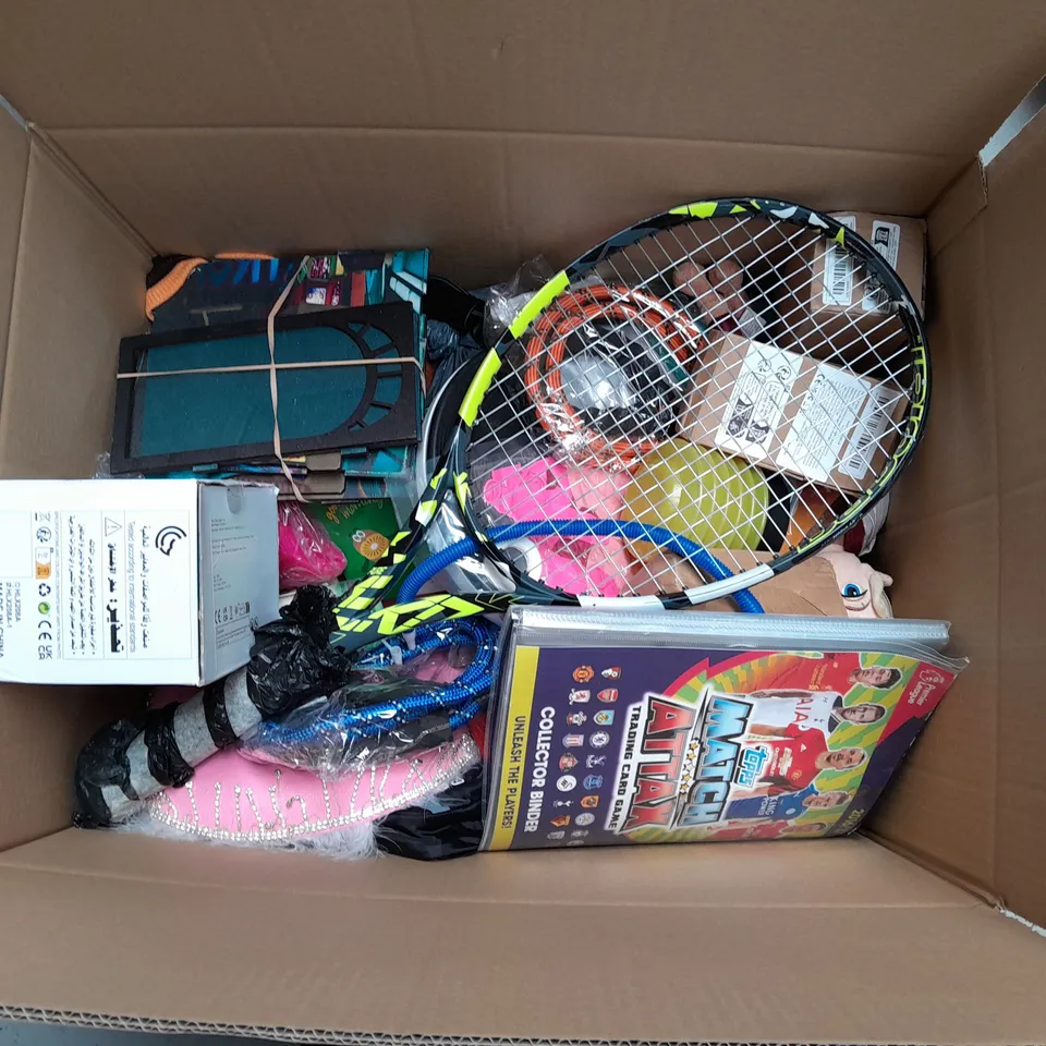 LARGE QAUNTIITY OF ASSORTED TOYS TO INCLUDE TEDDIES, FANCY DRESS AND BABY TOYS