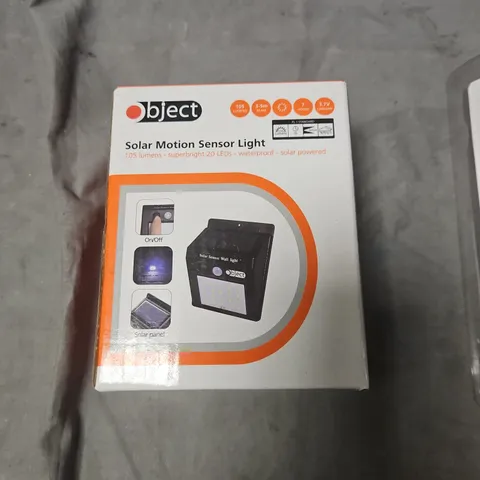 BOX OF ASSORTED ITEMS INCLUDING OBJECT SOLAR MOTION SENSOR LIGHT + CAR CHARGER PACK AND SOLAR MOTION SENSOR LIGHT