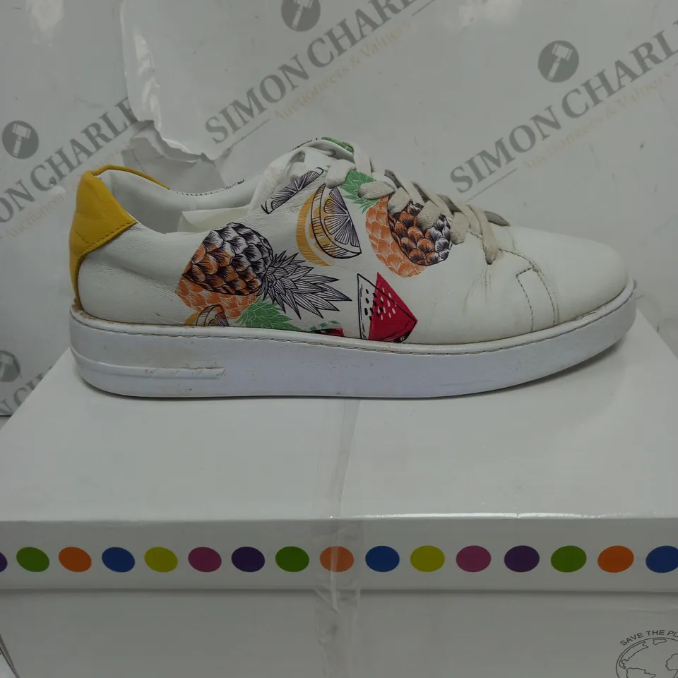 ADESSO CALYPSO COCKTAIL TRAINERS - SIZE 6