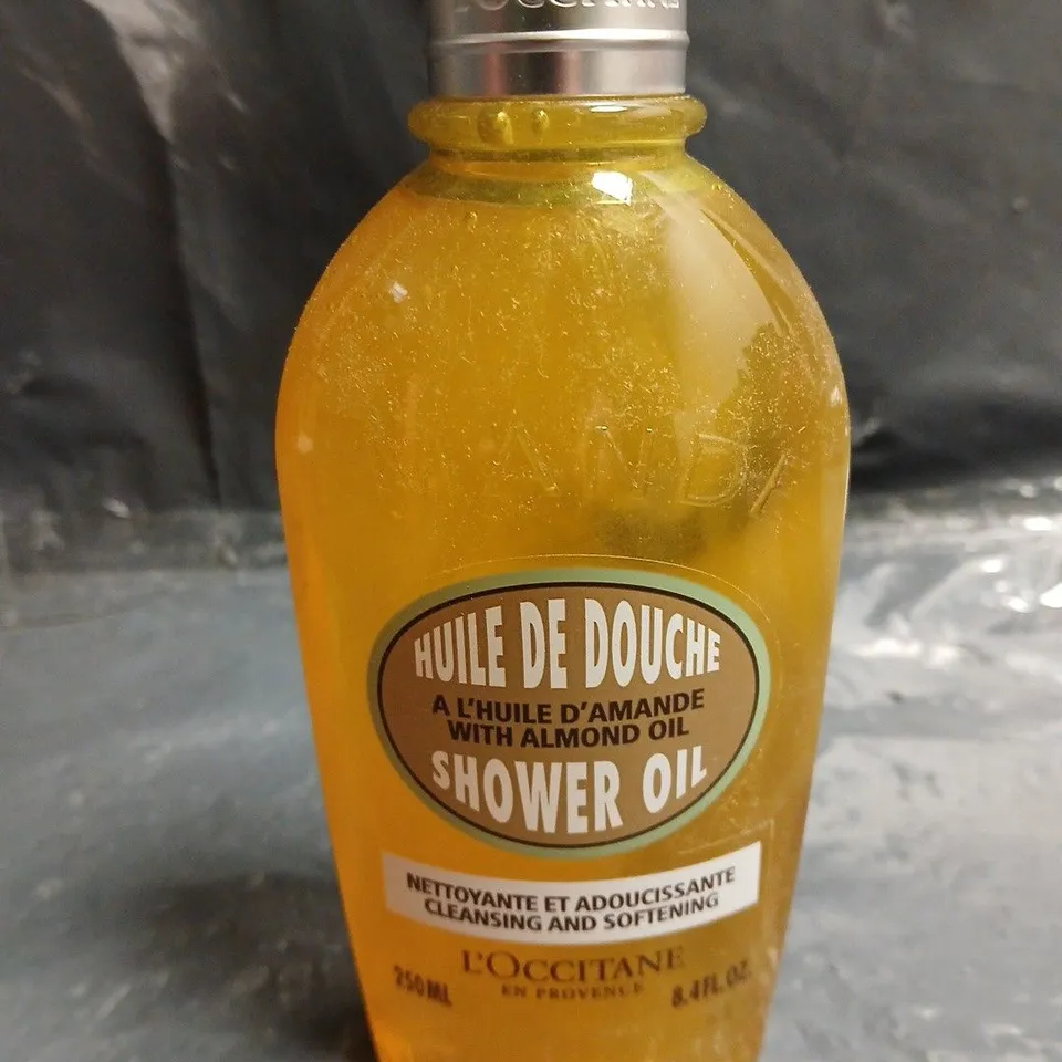 L'OCCITANE SHOWER OIL WITH ALMOND OIL – 250 ML