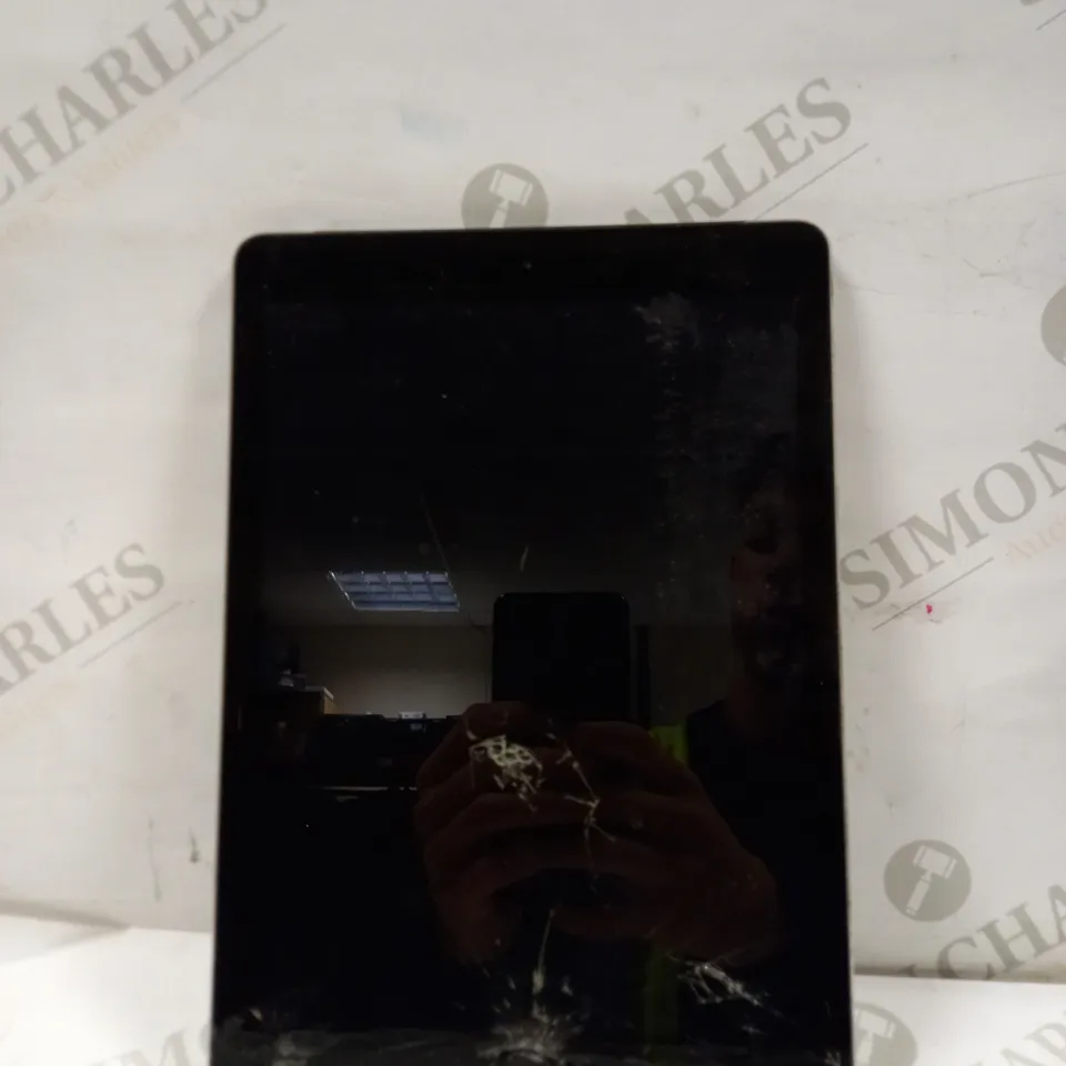 APPLE IPAD AIR A1475