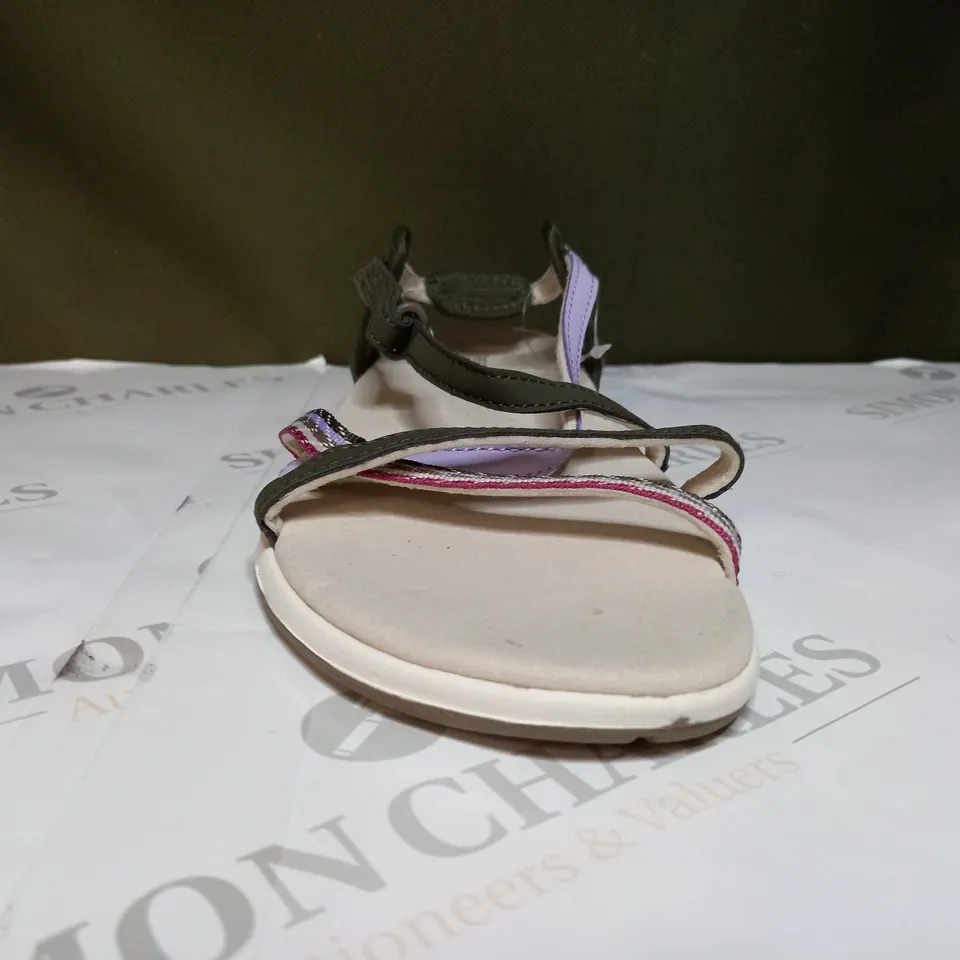 REGATTA LADY ROMA SANDALS SIZE 7