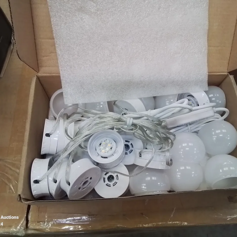BOXED  VANITY MIRROR LIGHTS (UNTESTED)