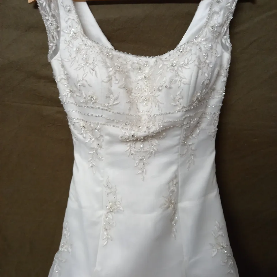EMBELLISHED IVORY WEDDING DRESS - 10