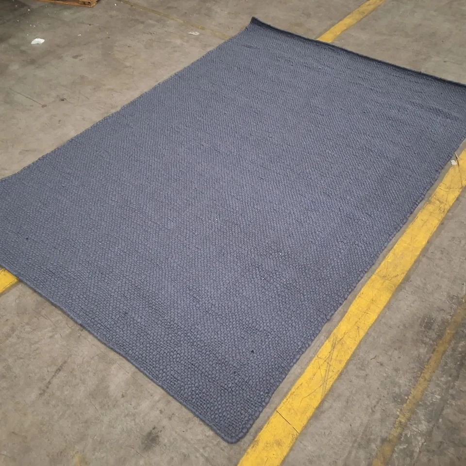 BLUE-GREY AREA RUG APPROXIMATELY 160×240CM
