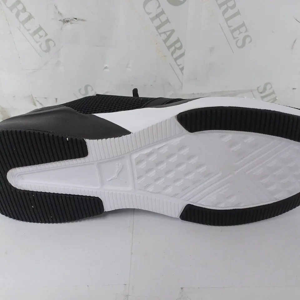 PAIR OF PUMA LACE UP BREATHABLE TRAINERS IN BLACK - UK 8.5