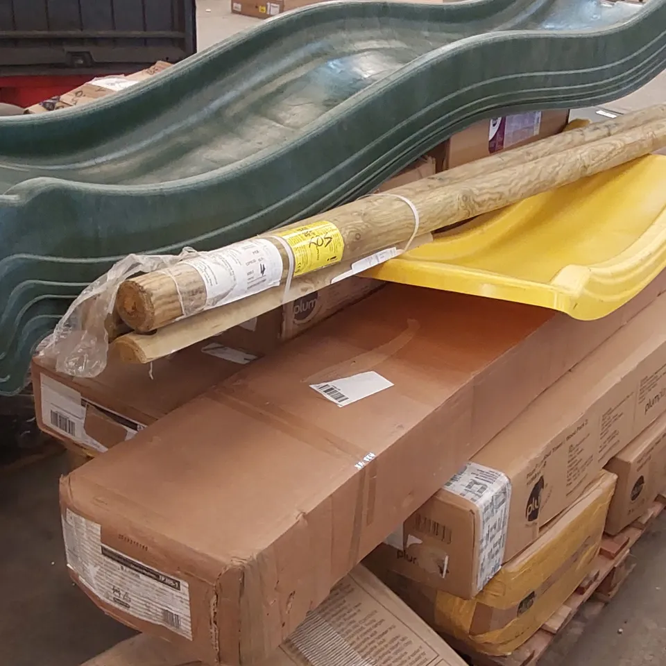PALLET OF ASSORTED PLUM PLAY SET PARTS AND RELATED ITEMS