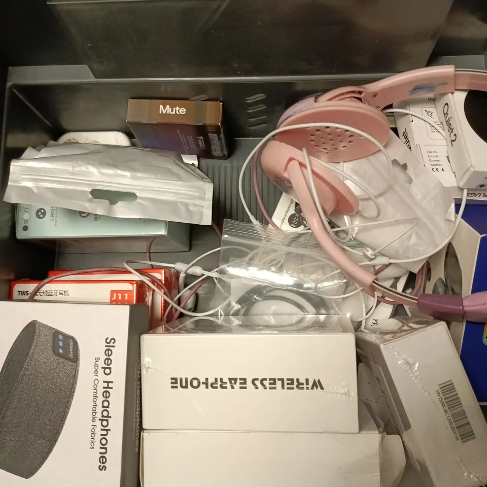 APPROXIMATELY 15 ASSORTED EARBUDS & HEADPHONES TO INCLUDE ITEK WIRELESS EARBUDS, JAYFI JEB-101, KZ-EDX PRO, ETC