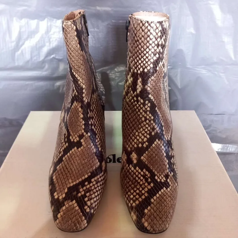 BOXED SOLEA QUIGEL TAUPE ANKLE BOOTS SIZE 3