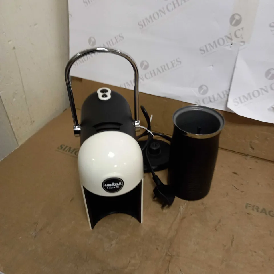 LAVAZZA A MODO MIO JOLIE & MILK COFFEE MACHINE