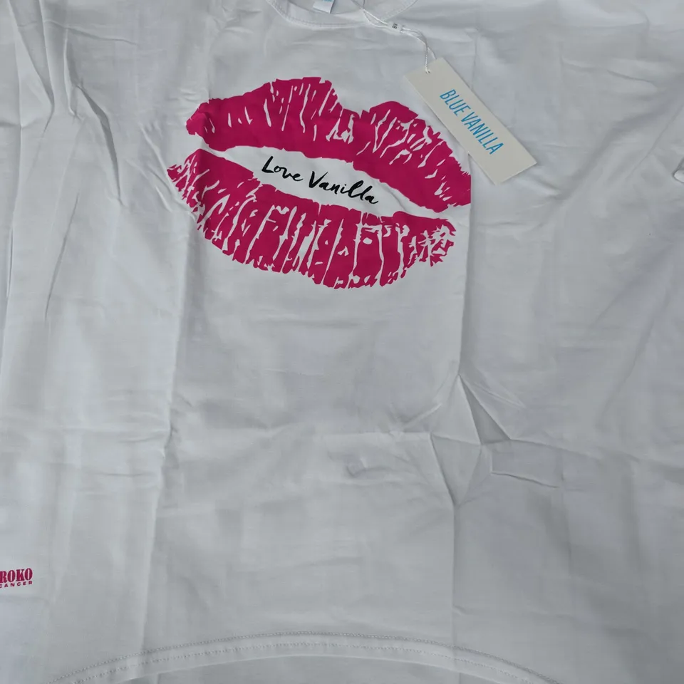 BLUE VANILLA LIPS HIGH LOW OVERSIZED T-SHIRT IN WHITE SIZE S/M