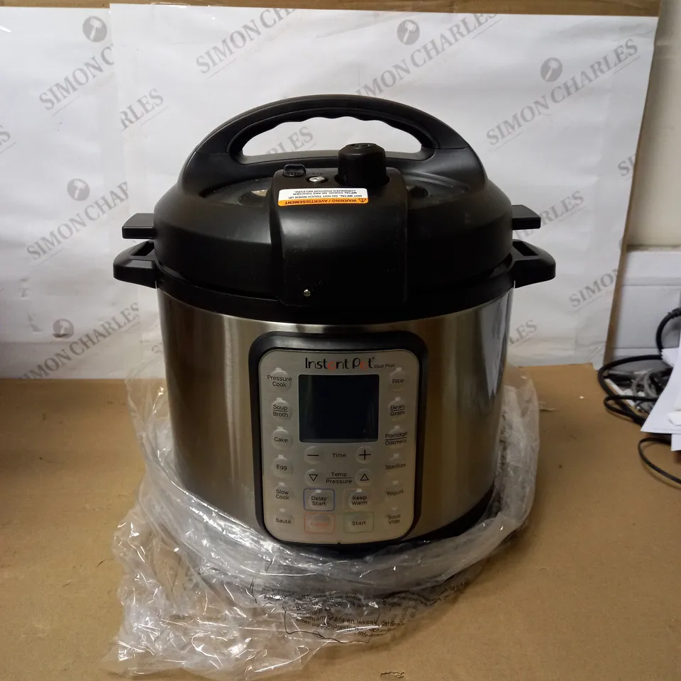 INSTANT POT 9-IN-1 DUO PLUS 7.6L ELECTRIC PRESSURE COOKER