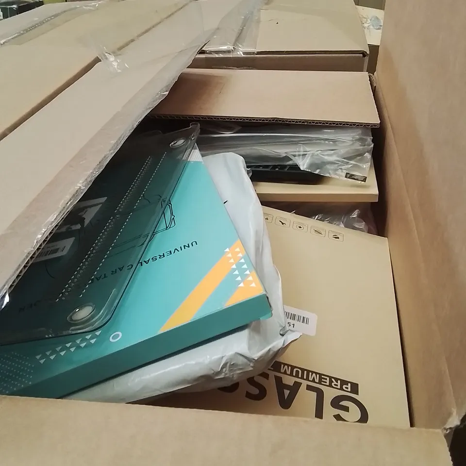 PALLET TO CONTAIN A LARGE ASSORTMENT OF TABLET CASES AND SIMILAR PRODUCTS
