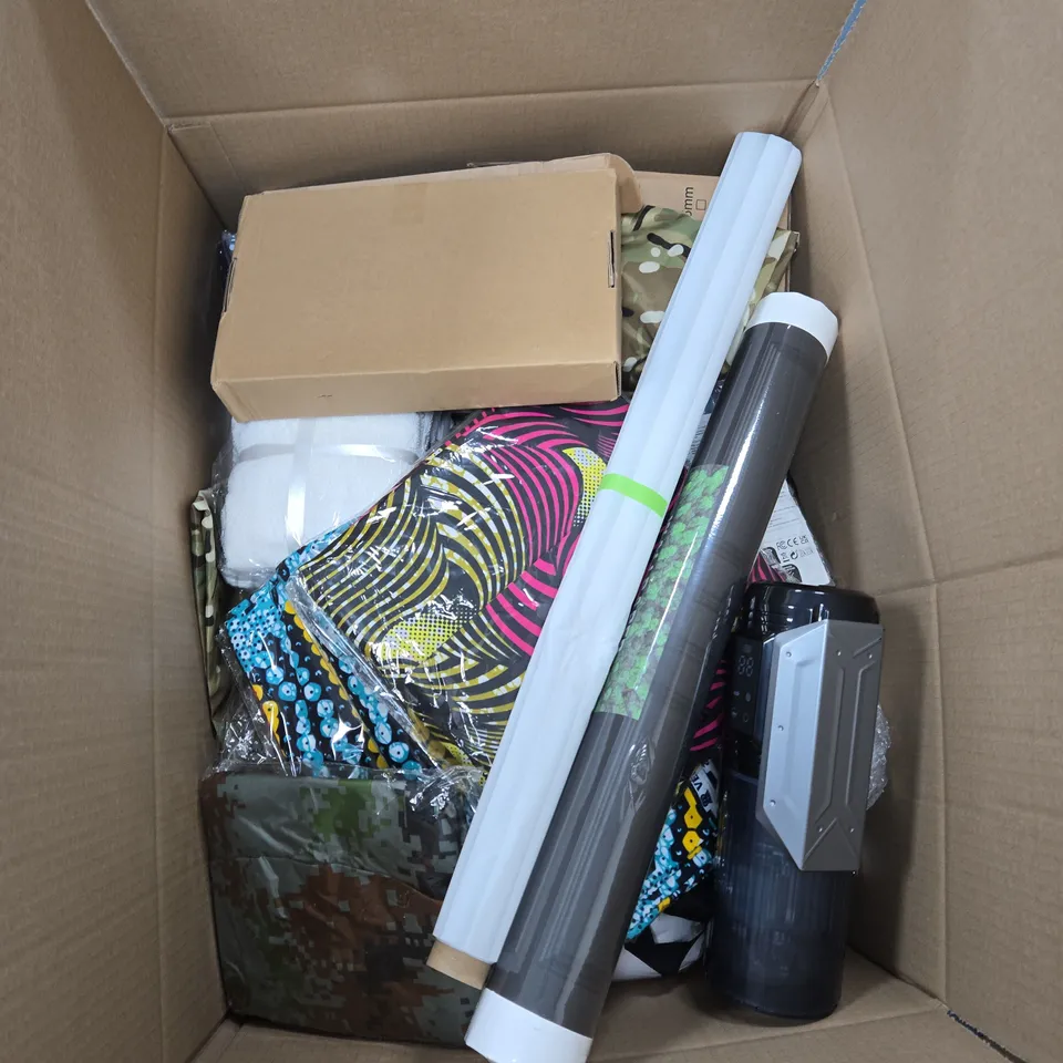 BOX OF APPROXIMATELY 20 ASSORTED ITEMS TO INCLUDE: POWER STRIP