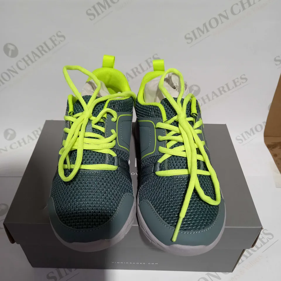 VIONIC DEVRA SAGE TRAINERS - SIZE 3