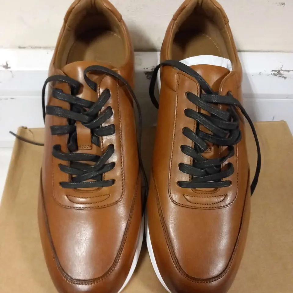 BOXED JONES BOOTMAKERS SOUTHEND 2 TAN SIZE 10