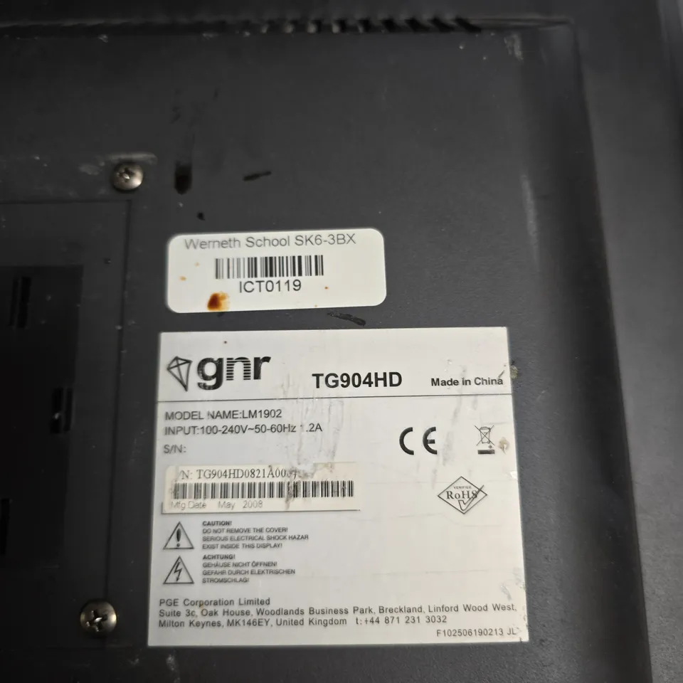 LM1902 19-INCH LCD MONITOR